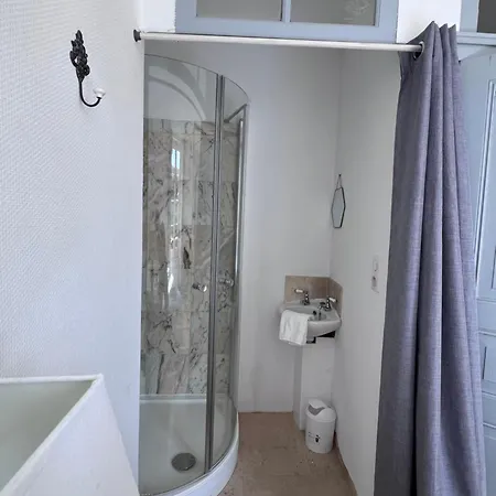 En Couleurs Guest house *